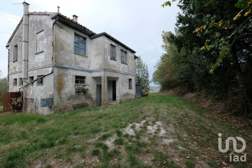 Casa indipendente 8 locali di 162 m² in Belvedere Ostrense (60030)