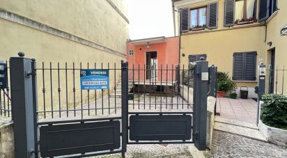 Abitazione 6 locali di 75 m² in Monte Urano (63813)