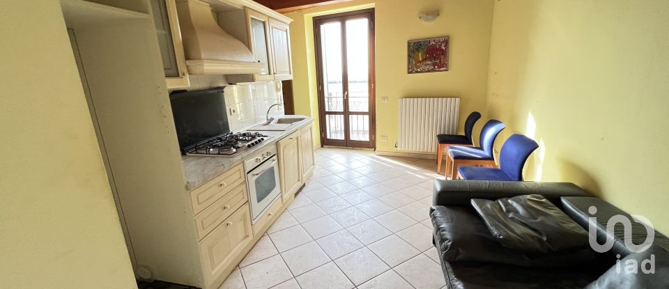 Mansion 6 rooms of 75 m² in Monte Urano (63813)