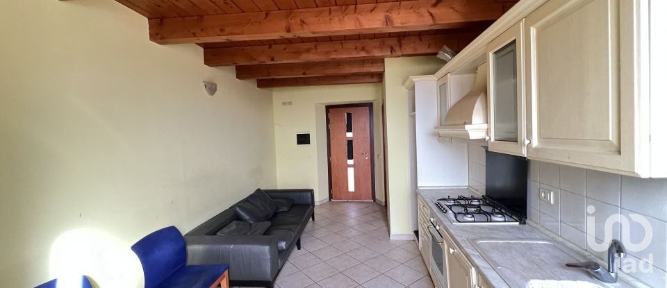 Mansion 6 rooms of 75 m² in Monte Urano (63813)