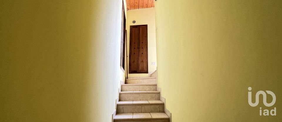 Mansion 6 rooms of 75 m² in Monte Urano (63813)