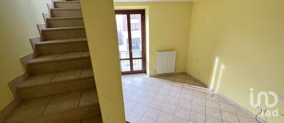 Mansion 6 rooms of 75 m² in Monte Urano (63813)