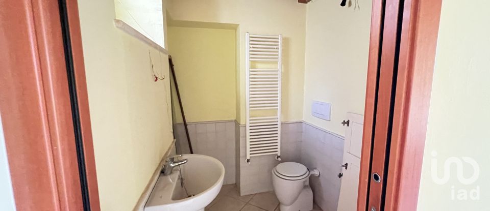 Mansion 6 rooms of 75 m² in Monte Urano (63813)