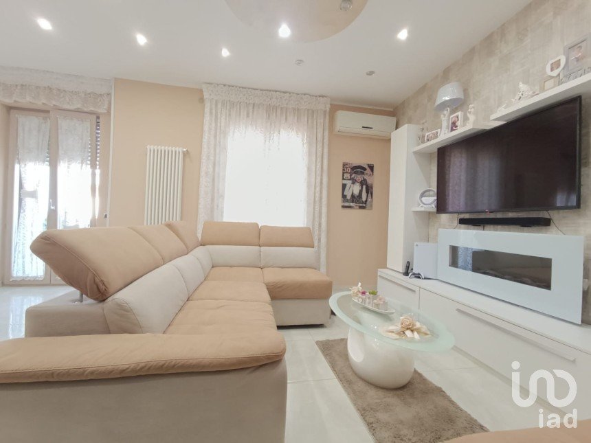 Three-room apartment of 86 m² in Qualiano (80019)