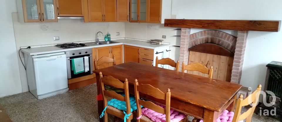 House 7 rooms of 195 m² in Alessandria (15121)