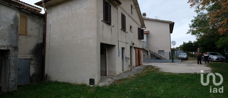 Lodge 13 rooms of 220 m² in Serra San Quirico (60048)