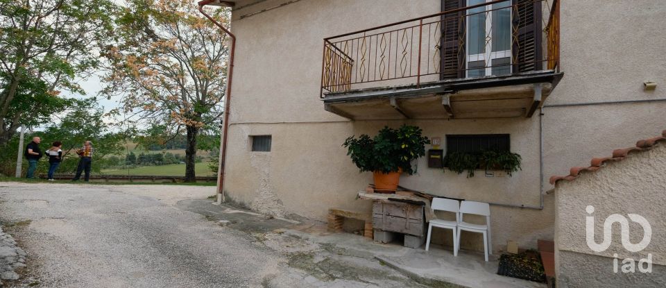 Lodge 13 rooms of 220 m² in Serra San Quirico (60048)