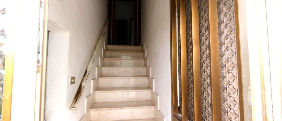 Lodge 13 rooms of 220 m² in Serra San Quirico (60048)