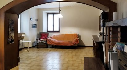 Three-room apartment of 150 m² in Inverigo (22044)