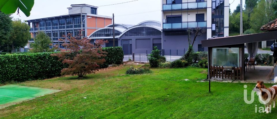 Trilocale di 150 m² a Inverigo (22044)