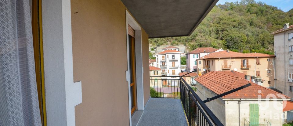 Appartamento 6 locali di 90 m² a Cengio (17056)