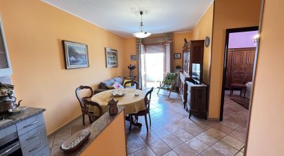 Building 5 rooms of 68 m² in Fermo (63900)