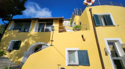 Palazzo / Stabile 6 locali di 182 m² a Noli (17026)