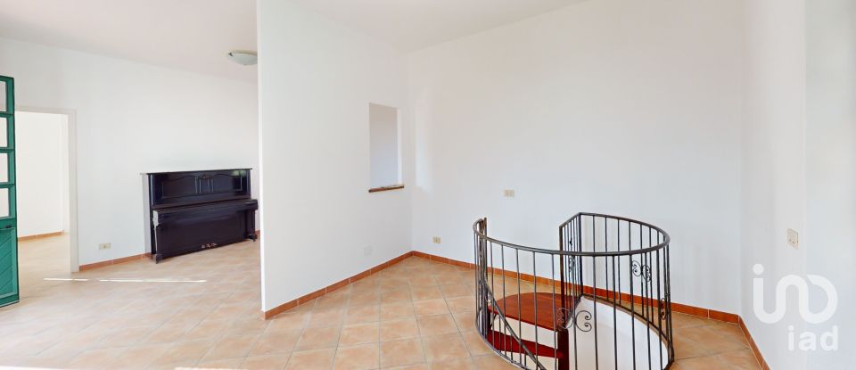 Villa 10 locali di 219 m² in Arenzano (16011)