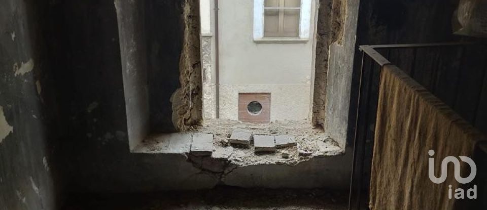 Country home 4 rooms of 89 m² in Introdacqua (67030)