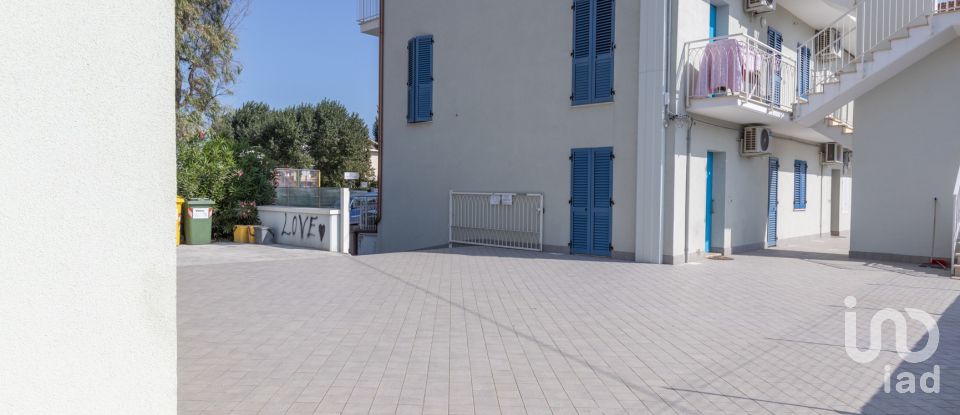 Apartment 6 rooms of 44 m² in Fermo (63900)