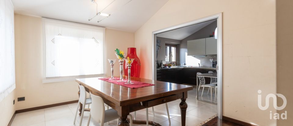 Rustico 6 locali di 214 m² in Corridonia (62014)