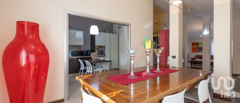 Rustico 6 locali di 214 m² in Corridonia (62014)