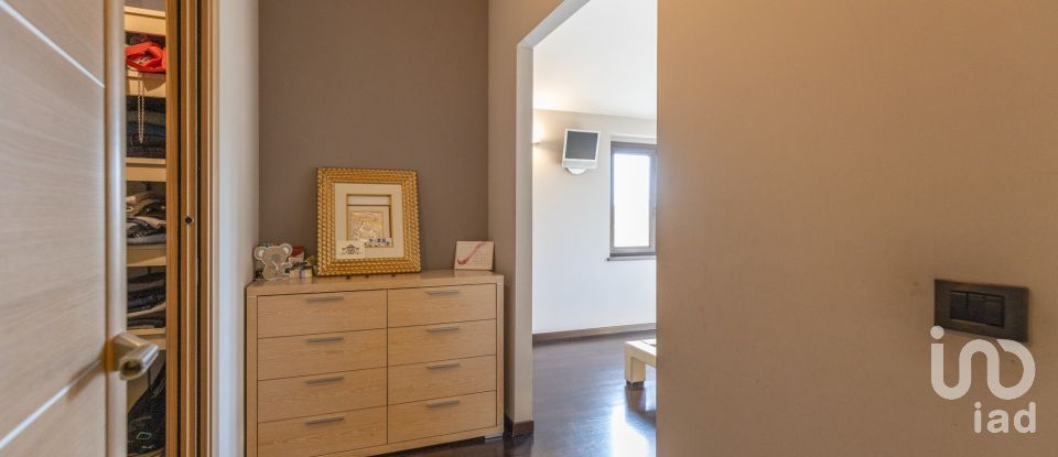 Rustico 6 locali di 214 m² in Corridonia (62014)