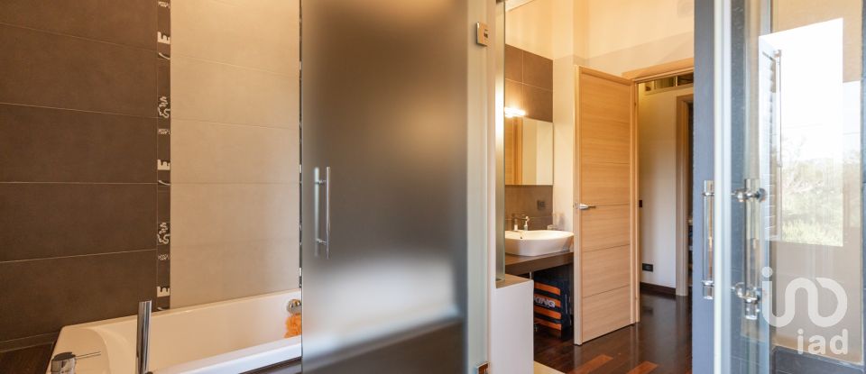 Rustico 6 locali di 214 m² in Corridonia (62014)