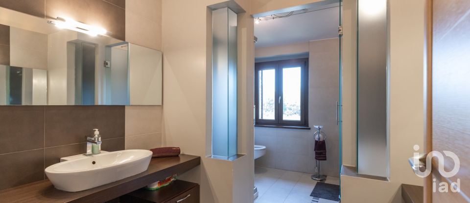 Rustico 6 locali di 214 m² in Corridonia (62014)