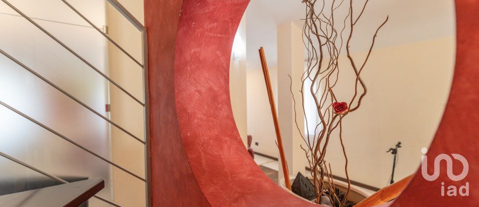 Rustico 6 locali di 214 m² in Corridonia (62014)