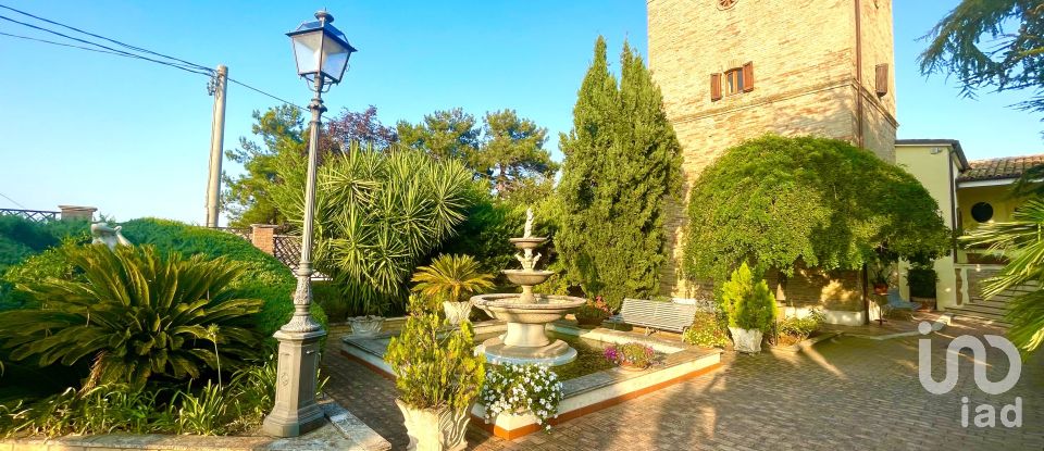 Castello 20 locali di 900 m² in Ripa Teatina (66010)