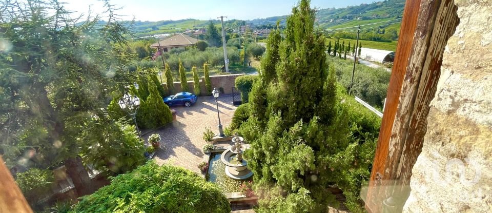 Castello 20 locali di 900 m² in Ripa Teatina (66010)