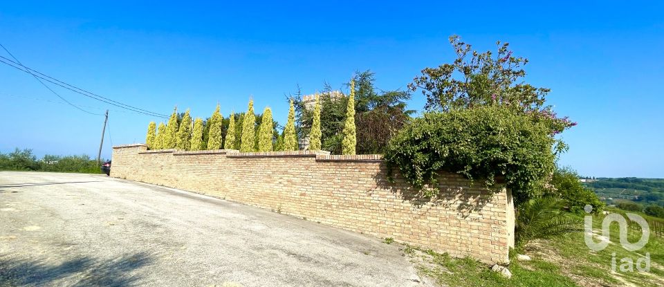 Castello 20 locali di 900 m² in Ripa Teatina (66010)