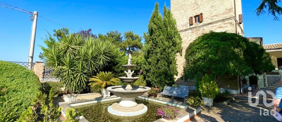 Castello 20 locali di 900 m² in Ripa Teatina (66010)