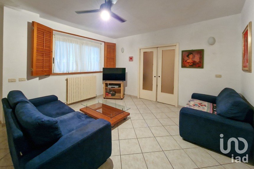 Apartment 7 rooms of 140 m² in Porto Sant'Elpidio (63821)