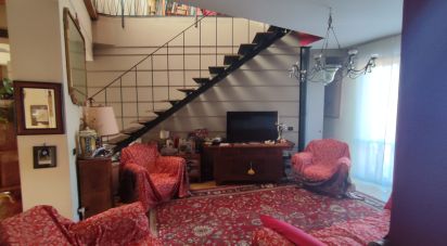 Loft 6 locali di 103 m² a Milano (20125)
