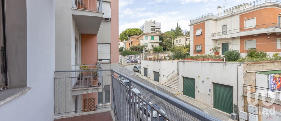 Appartamento 6 locali di 129 m² a Ancona (60125)