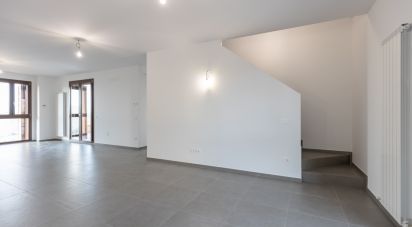 Attico / Mansarda / Loft 4 locali di 193 m² a Urbisaglia (62010)