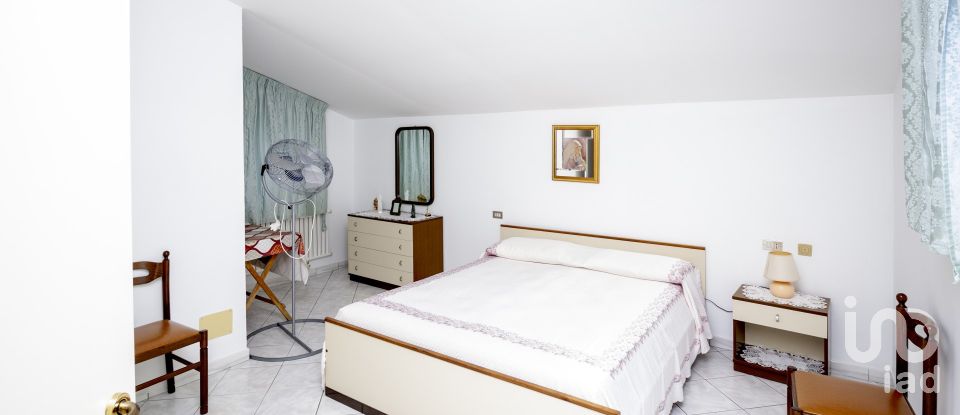 Villa Bifamiliare 15 locali di 258 m² in Roseto degli Abruzzi (64026)