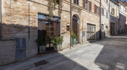 Town house 9 rooms of 180 m² in Montefano (62010)