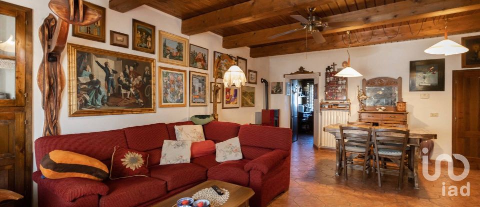 Casa indipendente 9 locali di 180 m² in Montefano (62010)