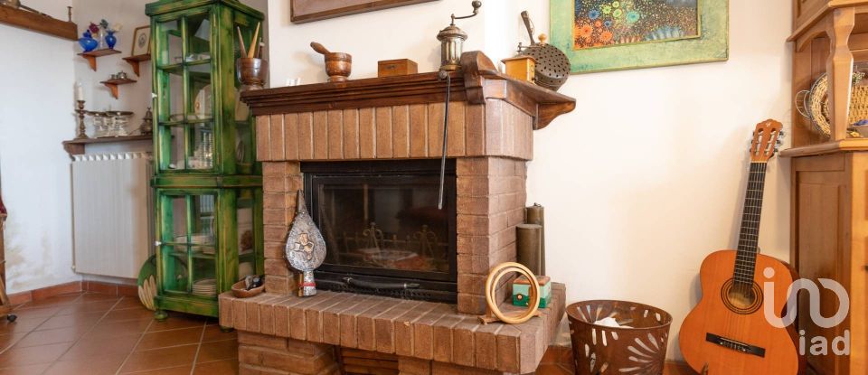 Casa indipendente 9 locali di 180 m² in Montefano (62010)