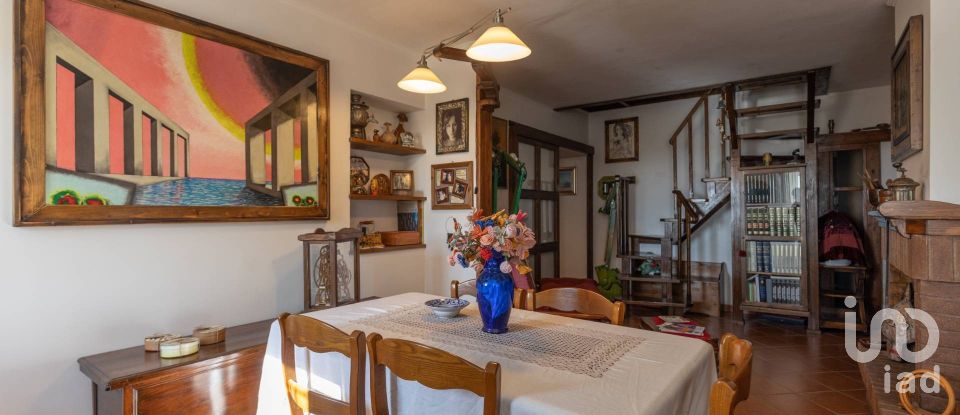 Casa indipendente 9 locali di 180 m² in Montefano (62010)