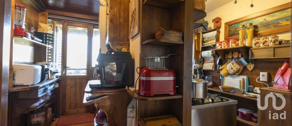 Casa indipendente 9 locali di 180 m² in Montefano (62010)