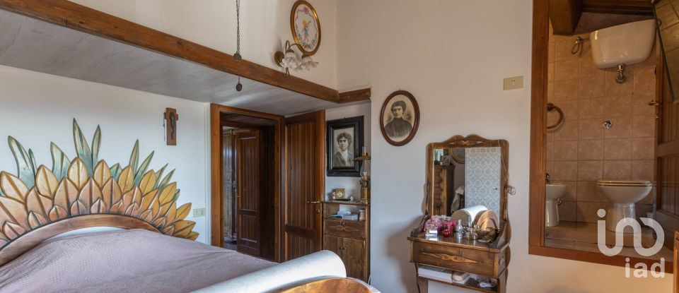 Casa indipendente 9 locali di 180 m² in Montefano (62010)