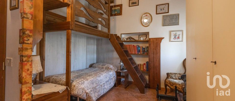 Casa indipendente 9 locali di 180 m² in Montefano (62010)