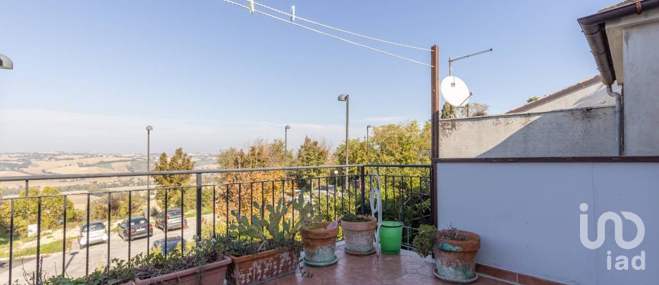 Casa indipendente 9 locali di 180 m² in Montefano (62010)