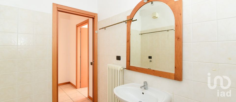 One-room apartment of 35 m² in Cantù (22063)