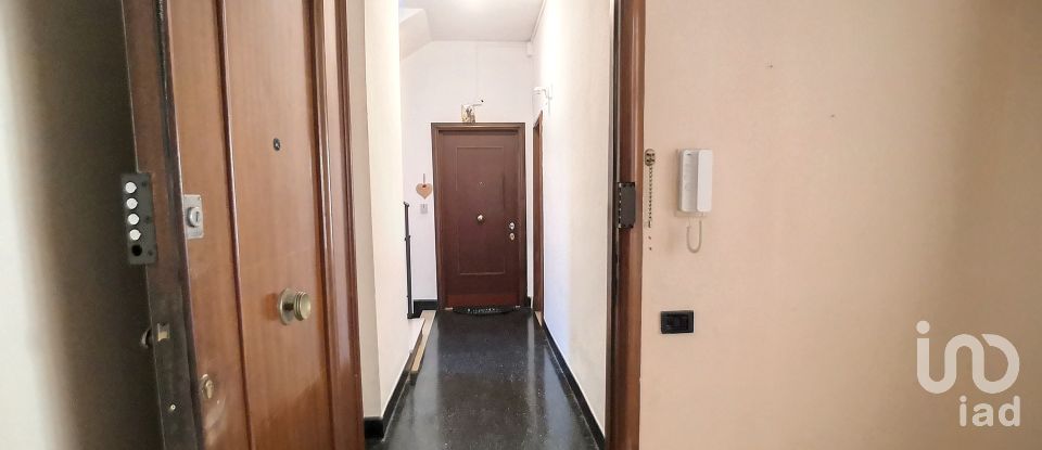 Four-room apartment of 62 m² in Genova (16138)
