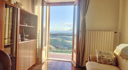 Casa di paese 5 locali di 110 m² in Montedinove (63069)