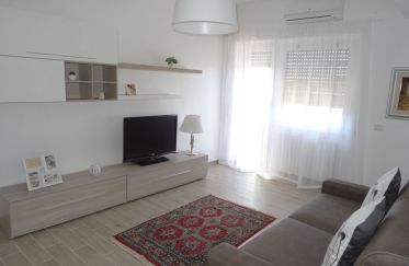 Two-room apartment of 70 m² in Roma (00145)