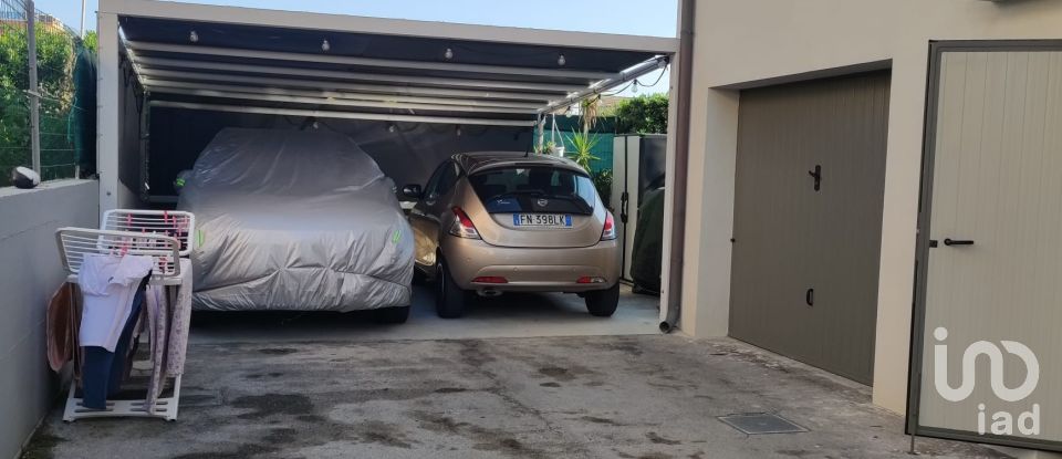 Villa a schiera 4 locali di 92 m² in Fano (61032)