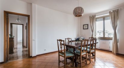 Two-room apartment of 80 m² in Roma (00139)