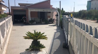 Casale 5 locali di 200 m² in Roseto degli Abruzzi (64026)